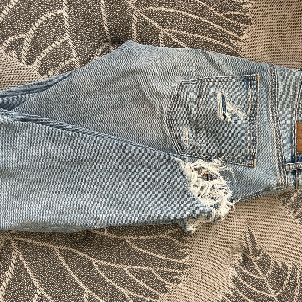 American Eagle Outfitters Blue Boyfriend Jeans Distressed